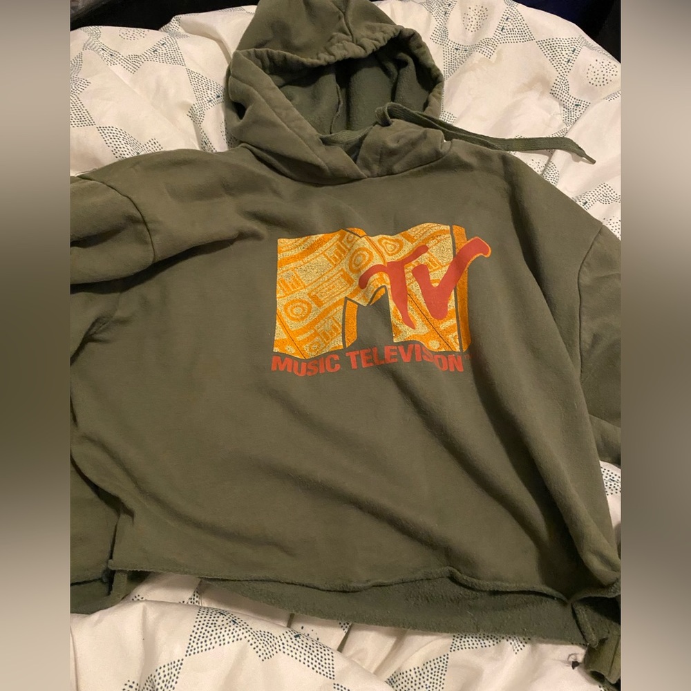 Medium long sleeve crop top with mtv on front.